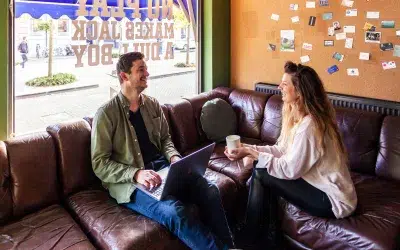 Hoe interviews met jouw collega’s voor 3 vliegen in 1 klap zorgen